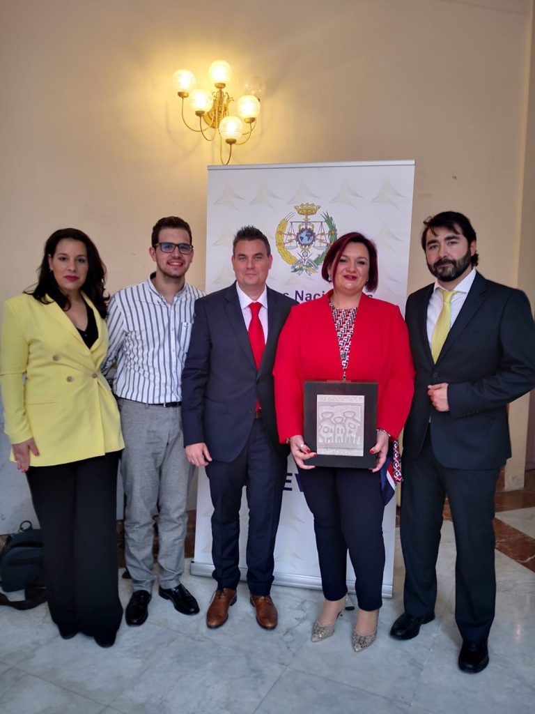 El equipo de GespreObra recibiendop con el Premio Prever 2019